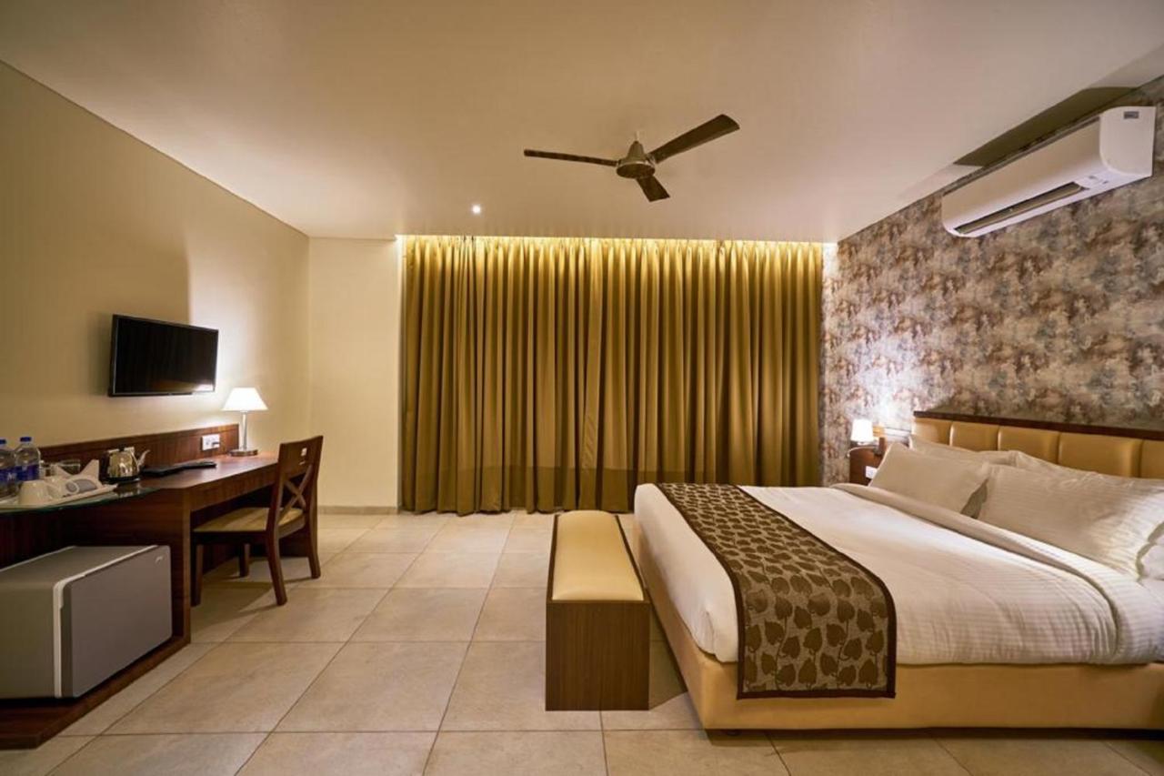 Hotel Shlok  Kolhapur Exterior foto