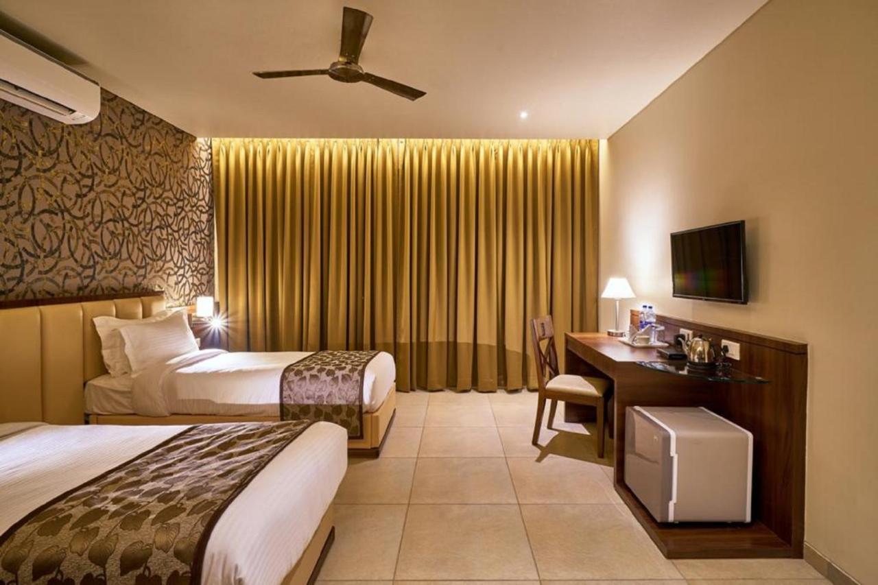 Hotel Shlok  Kolhapur Exterior foto
